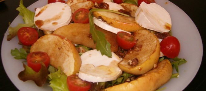 salade chevre pommes caramelisees