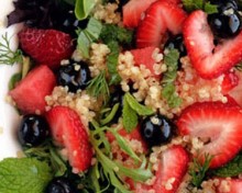 salade quinoa bleuets fraises pasteque sans gluten